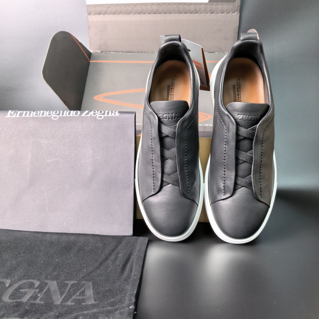 NO:888407,Dongguan freight cow model Zegna's latest official outsole [ZEGNA] Z Z men's sports and leisure shoes, regular size 38 to 46 (4-12) (men's 38, 45, 46 custom-made, non-returnable and non-exchangeable) Zegna's classic sports and leisure shoes, the perfect fusion!  Simple style, soft and light!  Unique branded elastic band design!  The fabric is original fetal cow!  Calfskin lining with padding!  Latex push-back foot pads!  The midsole is copied across the country!  More breathable and comfortable!  TUP vacuum outsole!  goods!  Quality: Look closely at the detailed pictures, the texture is super strong!  But 11 can withstand various tests!  38,45,46 custom-made, non-refundable,,zegna,cowhide19860909东莞货胎牛款杰尼亚官方最新大底【ZEGNA】 Z Z男士运动休闲款 正码38一46(4－12）（男38 45 46定做不退不换） 杰尼亚经典运动休闲的完美融合鞋款！简约风格,柔软、轻便！独特品牌松紧带设计！面料原版胎牛！内里小牛皮附垫！乳胶回力垫脚！中底全拉邦复制！更加透气舒适！TUP抽真空大底！货！品质细看细节图,质感超强！可11经得起各种考验！38,45 丶46定做不退换,,zegna,cowhide,Men's shoes