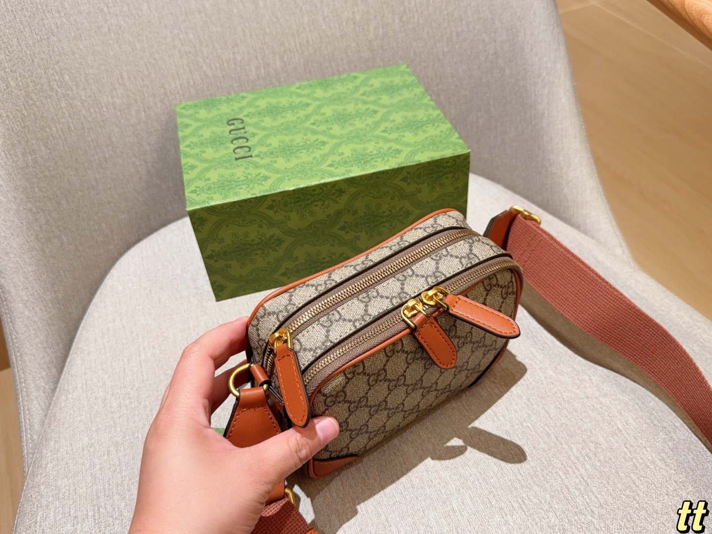 💰195
Gucci古奇
新品相机包～单肩斜挎包～
尺寸：18×13×7
礼盒包装🎁