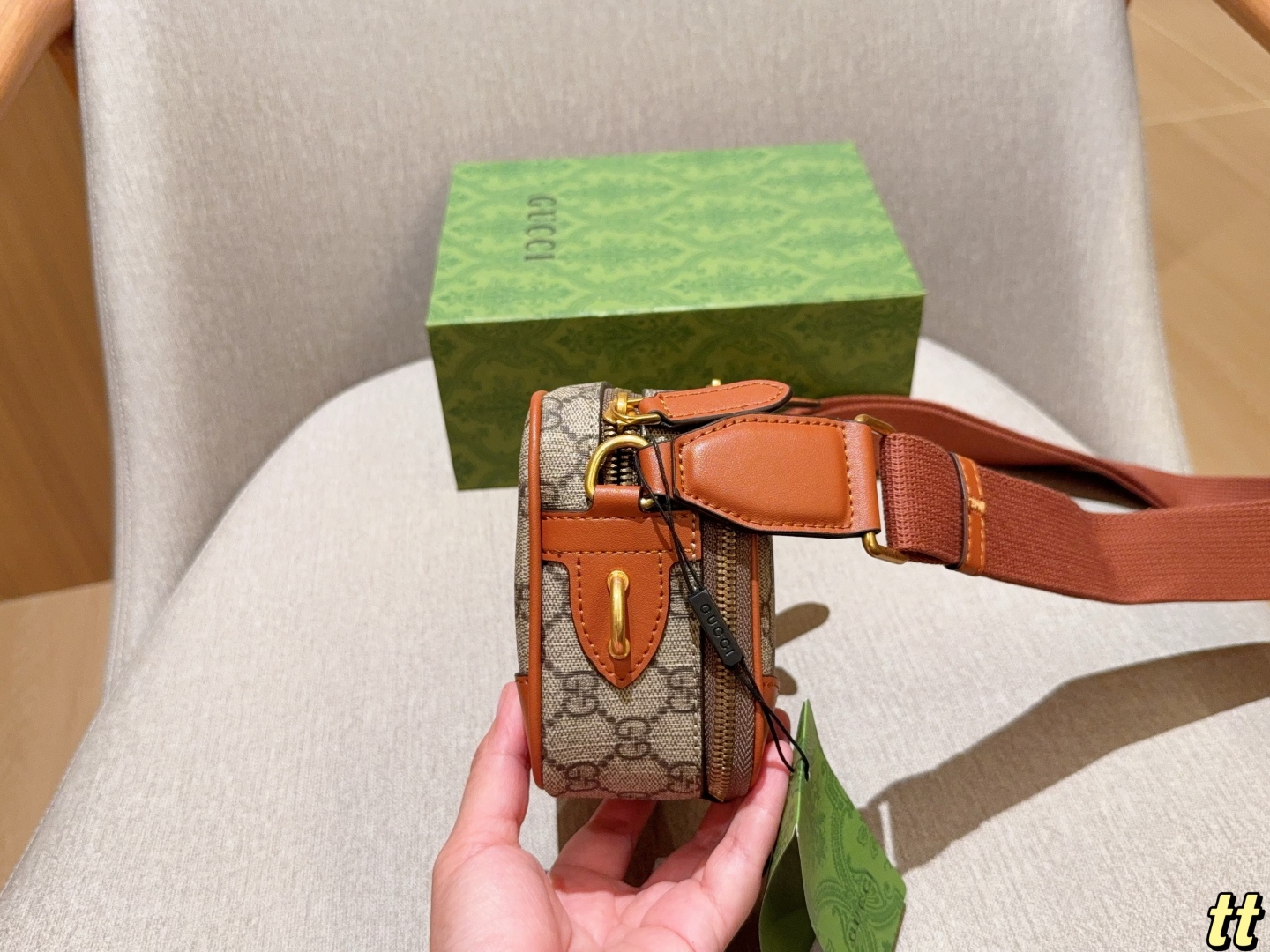 💰195
Gucci古奇
新品相机包～单肩斜挎包～
尺寸：18×13×7
礼盒包装🎁