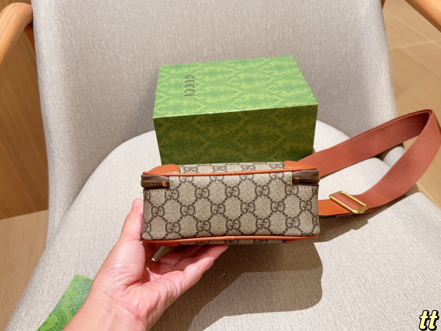 💰195
Gucci古奇
新品相机包～单肩斜挎包～
尺寸：18×13×7
礼盒包装🎁