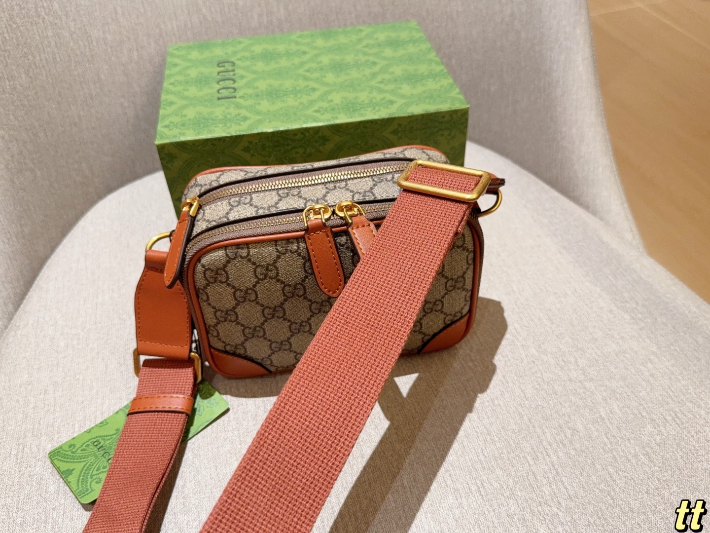 💰195
Gucci古奇
新品相机包～单肩斜挎包～
尺寸：18×13×7
礼盒包装🎁