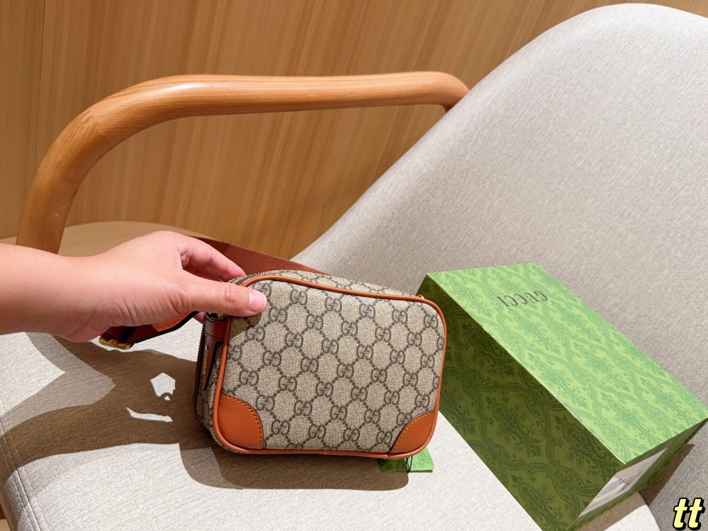 💰195
Gucci古奇
新品相机包～单肩斜挎包～
尺寸：18×13×7
礼盒包装🎁
