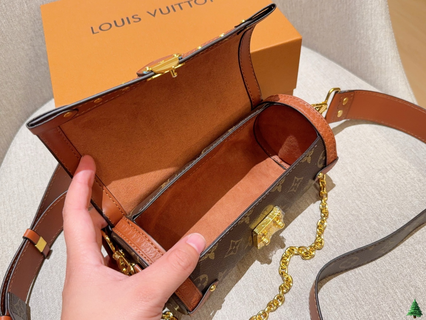 💰200
Lv/路易威登
Papillon巴比龙
尺寸20cm
礼盒包装🎁