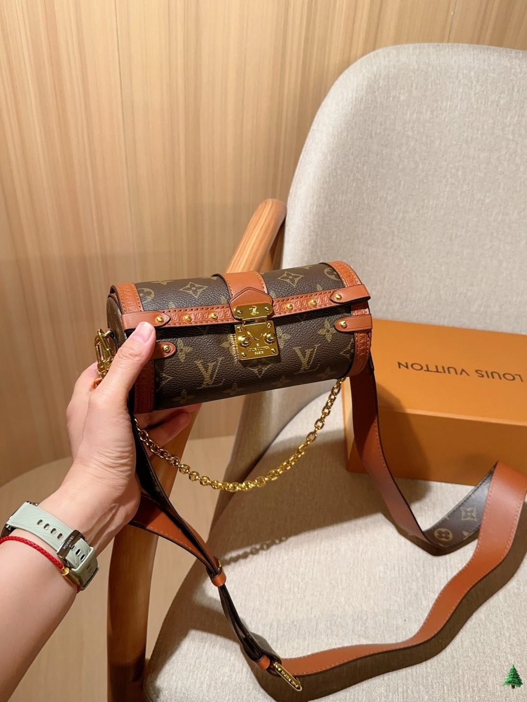 💰200
Lv/路易威登
Papillon巴比龙
尺寸20cm
礼盒包装🎁