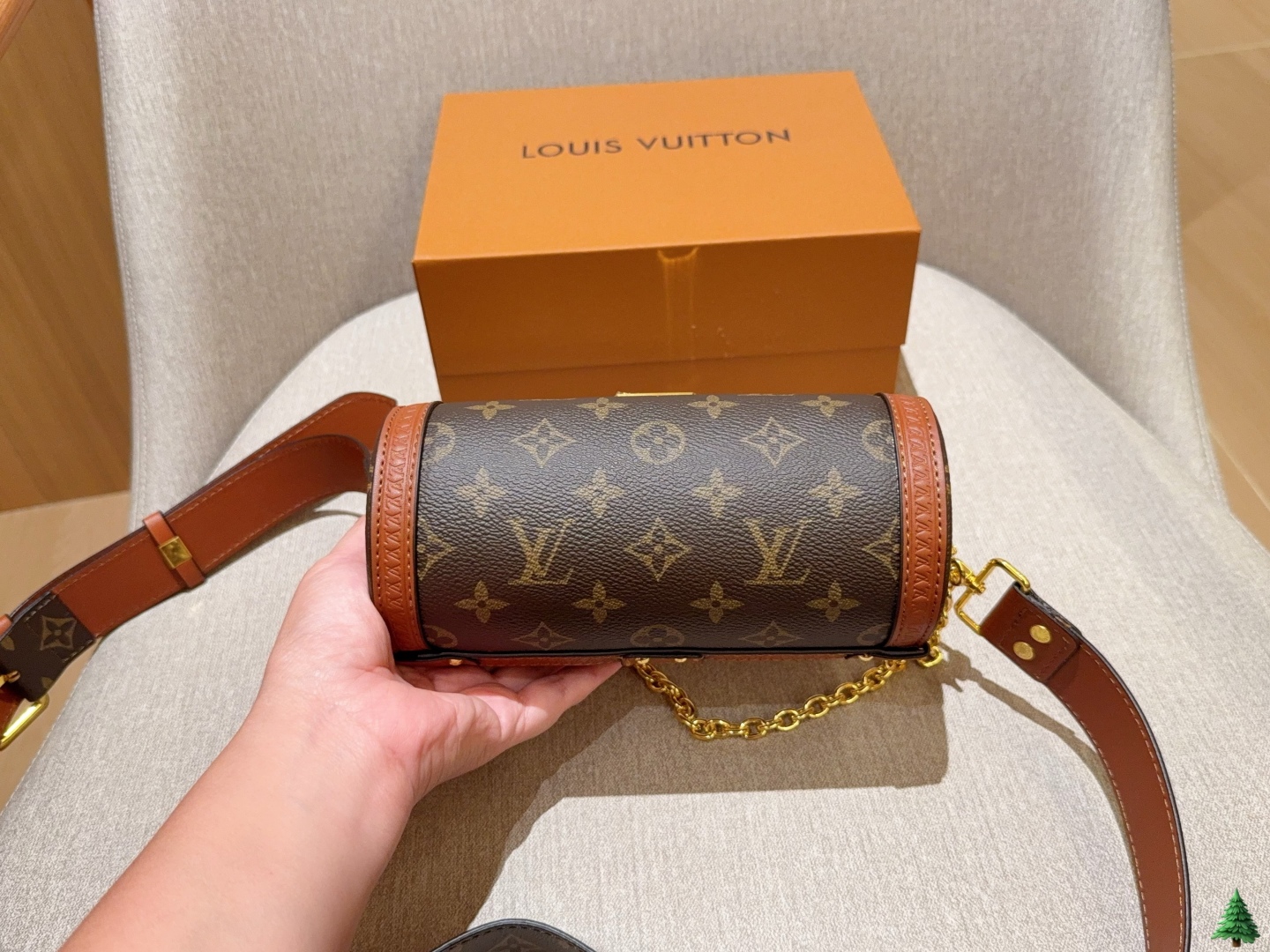 💰200
Lv/路易威登
Papillon巴比龙
尺寸20cm
礼盒包装🎁