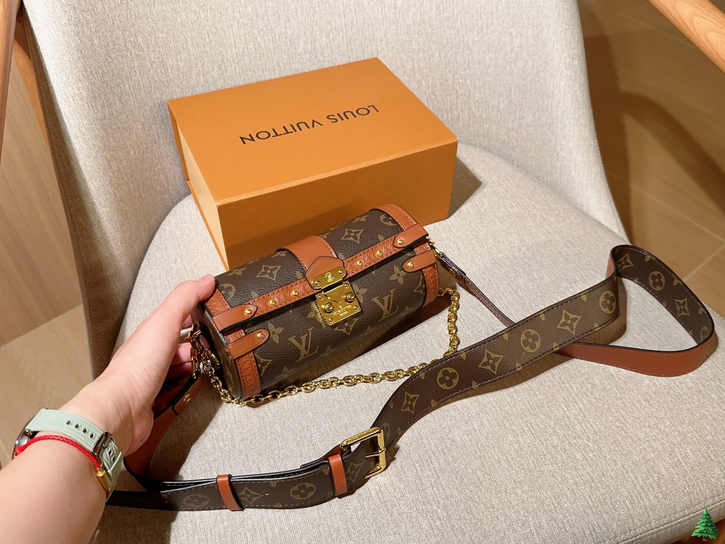 💰200
Lv/路易威登
Papillon巴比龙
尺寸20cm
礼盒包装🎁