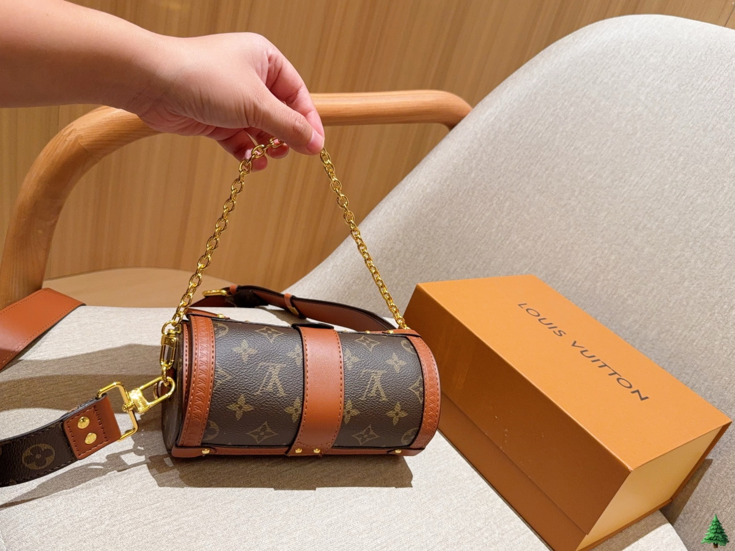 💰200
Lv/路易威登
Papillon巴比龙
尺寸20cm
礼盒包装🎁