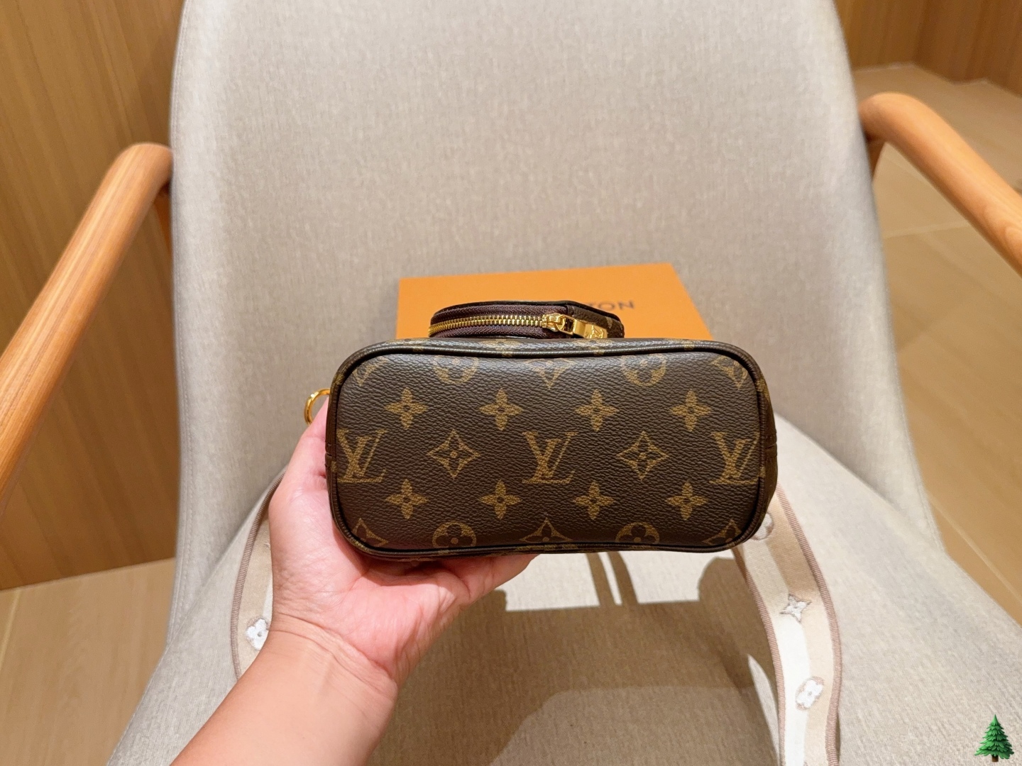 💰220
Lv路易威登
新品neverfull bb
迷你购物袋tote托特包
尺寸18×13×9
礼盒包装🎁
