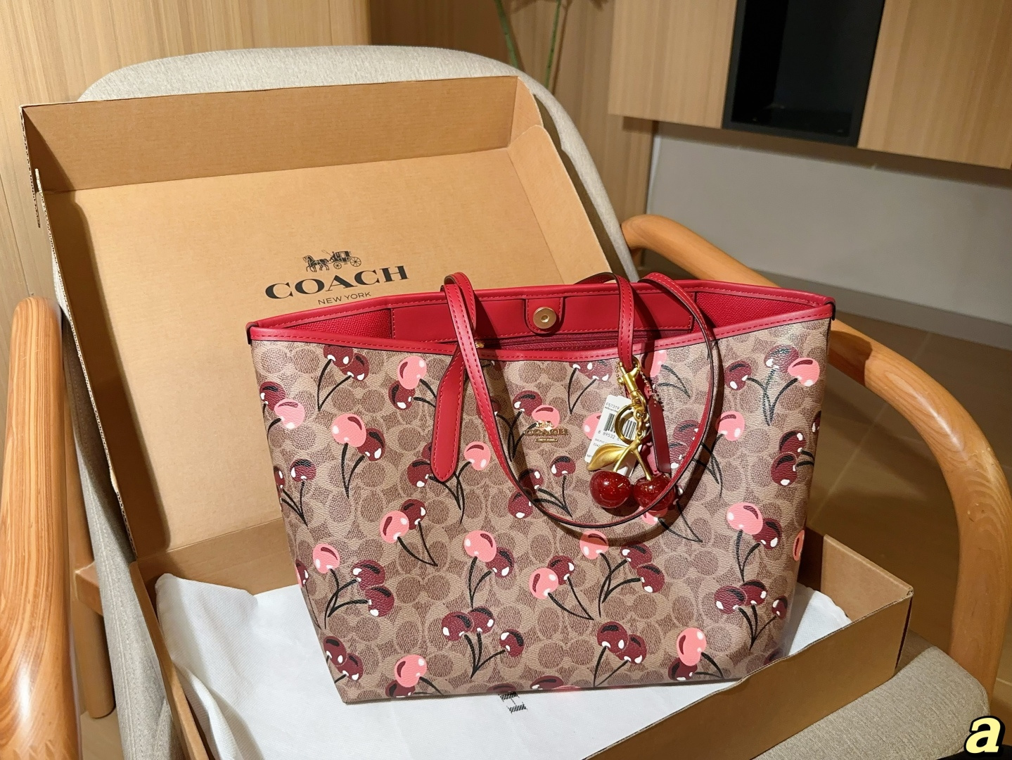 Colgante de envío Coach nuevo cereza 🍒 City tote versión con broche bolsa de compras tamaño 32cm empaque de …