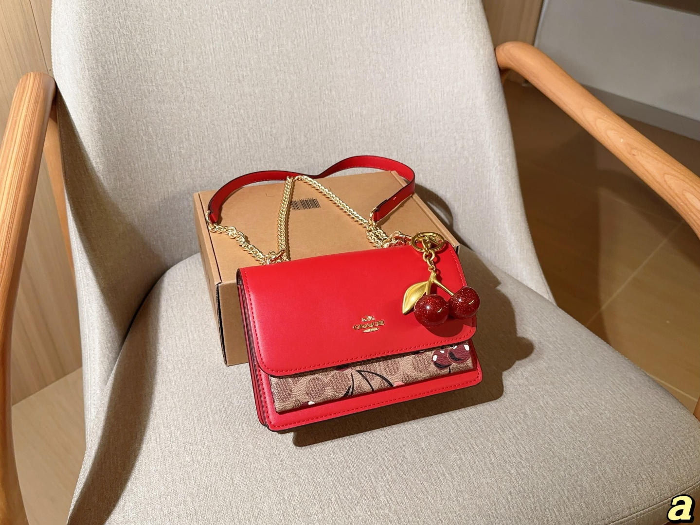 colgante de regalo, coach/蔻驰 nuevo bolso acordeón de cadena con solapa de cerezas 🍒, tamaño: 21×16×7, empaque de regal…