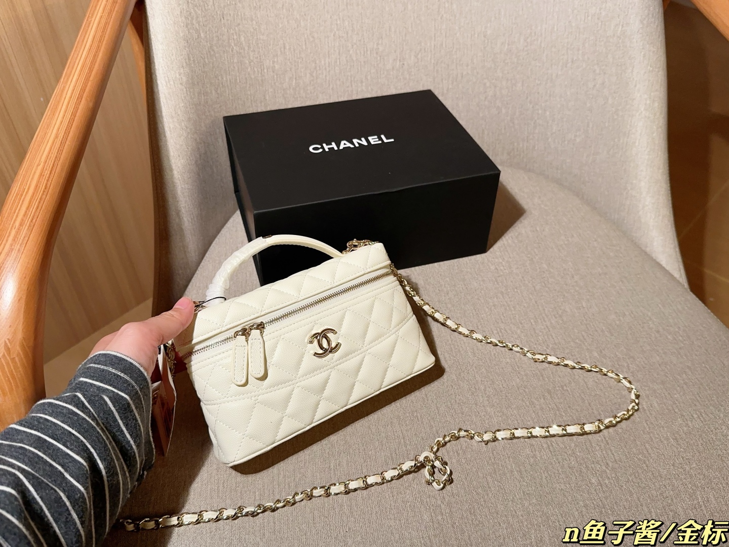💰195
香奈儿Chanel
25c Lp鱼子酱饭盒包 盒子包 链条包
尺寸19×13×5
礼盒包装🎁