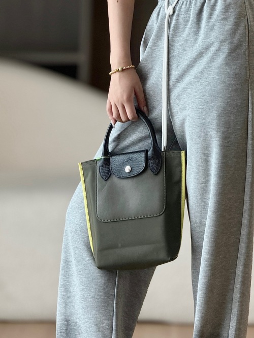 Longchamp Le Pliage Small Shoulder Bag - Durable, Lightweight, and Stylish 1 Longchamp Le Pliage Small Shoulder Bag - Durable, Lightweight, and Stylish