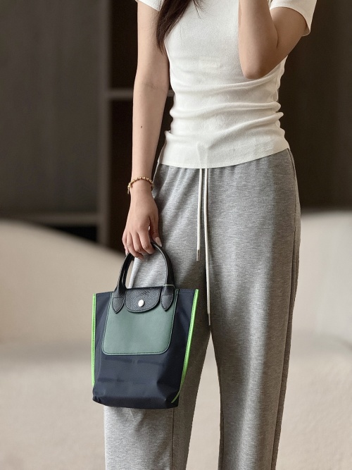 Longchamp Le Pliage Energy Handbag: Lightweight, Durable, and Stylish Tote 1 Longchamp Le Pliage Energy Handbag: Lightweight, Durable, and Stylish Tote