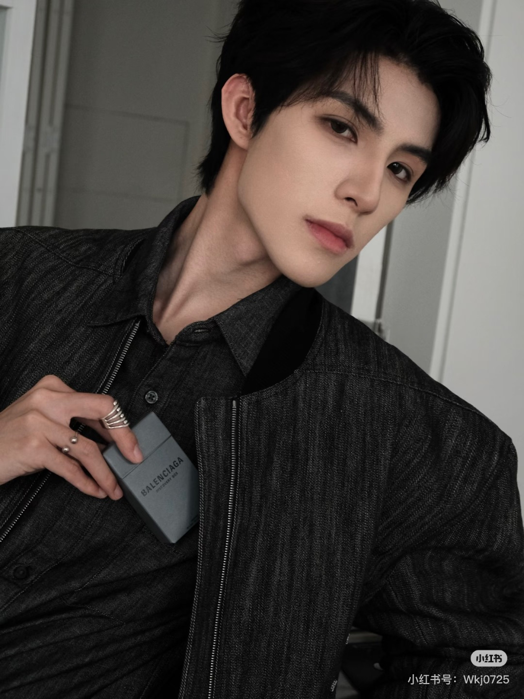 NO:850022,Just pick one before going out and you will be full of anticipation like drawing lots!  ,perfume19860909出门前随手挑一支,会像抽签一样充满期待！,香水,accessory