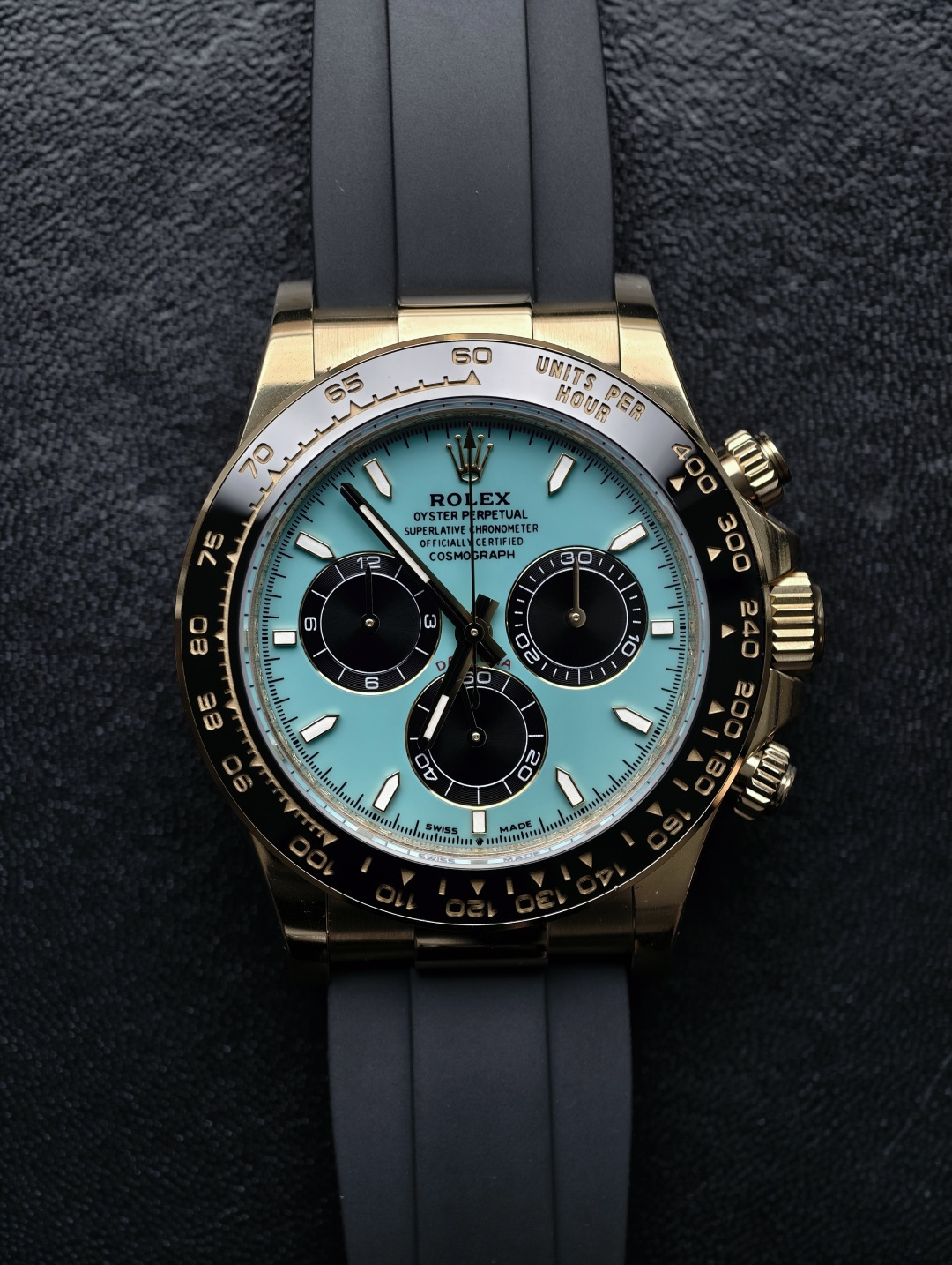 NO:687732,BDS Factory’s top-notch full range of Daytona non-fading products has been shipped!  !  !  The products produced by the BDS non-fading studio must be high-quality products, and they are highly anticipated. They are born out of the blue. They are non-fading, must not fade, and will never fade. They are the best choice for all factory products. We hereby solemnly promise to all friends that if the color fades within five years, we will replace them with new ones for free. We must replace them with new ones, and we must definitely replace them with new ones. This is because we have confidence.  Friends who have played with this kind of tungsten-containing Daytona watch with the same weight all know that for example, the surface of a certain factory's product is covered with steel, and the skin will peel off after wearing it for a month. Why should it be covered with steel? Because the gold plating solution currently on the market is developed for stainless steel, they are not capable of plating gold on tungsten gold, so they use steel-coated steel to solve the gold plating problem. However, they never expected that steel and tungsten will be incompatible. Thermal expansion and contraction will deform the surface of the stainless steel top and cause the skin to peel off!  !  !  For another example, after a certain factory product faded, even if the watch friends used the most expensive gold-plating process, the color would still fade and fall off after two months of wearing it. This is because the copper in the tungsten alloy will react with oxygen, bubbling inside, causing discoloration. So, can watches containing tungsten only fade and peel off, and not be durable?   This problem of fading and peeling has been plaguing the entire industry, and has finally been perfectly solved through the research of our non-fading studio. Our studio first adopts the photoelectric nickel process, and carries out a bottom-level anti-oxidation treatment on the surface of the tungsten-copper alloy at all costs to avoid contact between the tungsten-copper watch case and the air. The reason why the color of the Swiss movement remains bright for a long time is the nickel plating process used. Our  After photoelectric nickel plating, the tungsten copper watch case is also gold-plated to give the watch a real gold color. All watches in our studio can issue a gold-containing test certificate. After the gold-plating of the watch, the latest black technology, Swiss VD coating technology, is used to cover the surface of the watch with a protective film. This is why our studio solemnly promises to all watch friends to replace it with a new one for free if it fades within five years!  !  !   As for the remaining accessories, they must go beyond factory products and use Dandong movements, which are undoubtedly durable and stable. The hands and dials are all substitute accessories, high-transparent sapphire crystal glass, substitute ceramic scale rings, real color gem inlays, real meteorite dials, and cultured diamond outer rings. The weight is the smallest thing, and must be correct. It will not be top-heavy, and the straps will not be lengthened or thickened. The whole series must be top-notch. Welcome to those who know watches to appreciate it!  !  !  ,,gold plating19860909BDS厂 最顶级的足重迪通拿不掉色全系列产品出货啦！！！ BDS不掉色工作室出品必属精品,众望所归,横空出世,就是不掉色,必须不掉色,绝对不掉色,秒杀一切厂货的存在. 在此向各位表友郑重承诺,五年内掉色免费换新,必须换新,绝对换新,就是有信心.  玩过这种重量一致的含钨材质的迪通拿的表友都知道,例如某厂货是表面包钢的,戴一个月就掉皮了,为什么要包钢呢,因为目前市场上的镀金药水是针对不锈钢研发的,他们没有能力在钨金色上面镀金,所以用包钢来解决镀金的问题,但是他们万万没想到,钢和钨之间也会不兼容,热胀冷缩就会把表面的不锈钢顶变形从而掉皮！！！ 再例如某厂货掉色后,哪怕表友们用最贵的包金工艺,依旧还是戴两个月就掉色脱落了,因为钨合金里面的铜会和氧气发生反应,从而在里面鼓泡,导致掉色,那么含钨的手表就只能是掉色掉皮不耐用吗？  这个掉色掉皮的问题一直困扰着整个行业,终于在我们不掉色工作室的研究之下被完美的解决了,本工作室先采用光电镍的工艺,不惜成本在钨铜合金的表面先进行底层的抗氧化处理,避免钨铜表壳和空气接触,瑞士机芯的颜色之所以经久不衰一直很亮,就是用的镀镍工艺,我们的钨铜表壳在光电镀镍后,还进行了手表包金工艺,才能让手表拥有真金的色泽,本工作室的手表都可出具手表含金的检测证书哦.处理完手表包金后还用了最新的黑科技,瑞士vd覆膜技术,在手表的表面覆上一层保护膜,所以本工作室才会给各位表友郑重承诺五年内掉色免费换新！！！  至于剩下的配件,必须超越厂货,采用丹东机芯,耐用稳定毋容置疑,指针和表盘都是代用配件,高透蓝宝石水晶玻璃,代用陶瓷刻度圈口,真彩宝镶嵌,真陨石表盘,培育钻外圈,重量那就是最小的事,必须对版,不会头重脚轻,不加长加厚表带,全系必须顶配,欢迎懂表的您品鉴！！！,,gold plating,Watch