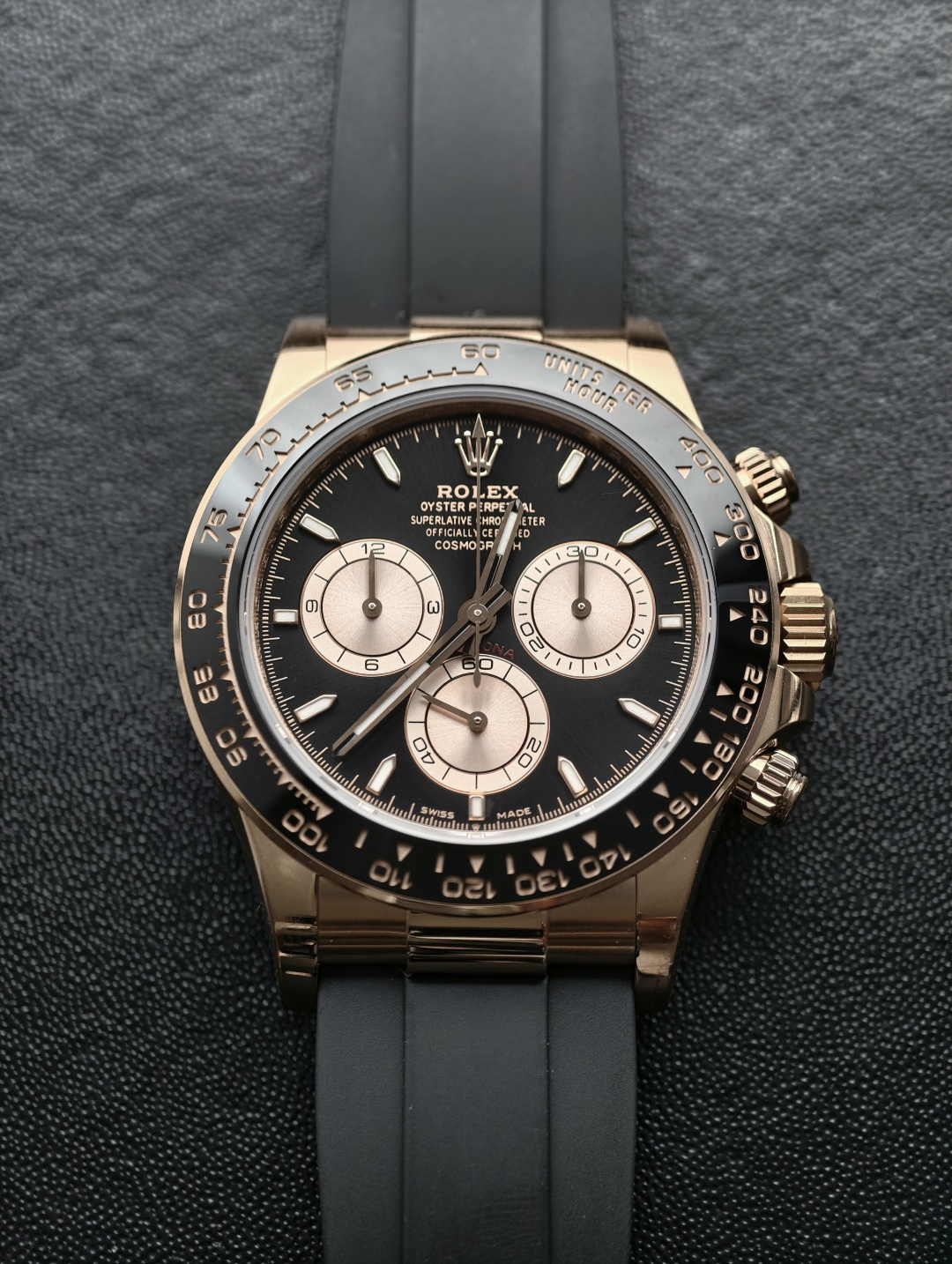 NO:687724,BDS’s top-of-the-line Daytona full range of non-fading products are now available for shipment!  !  !  The products produced by the BDS non-fading studio must be high-quality products, and they are highly anticipated. They are born out of the blue. They are non-fading, must not fade, and will never fade. They are the best choice for all factory products. We hereby solemnly promise to all friends that if the color fades within five years, we will replace them with new ones for free. We must replace them with new ones, and we must definitely replace them with new ones. This is because we have confidence.  Friends who have played with this kind of tungsten-containing Daytona watch with the same weight all know that for example, the surface of a certain factory's product is covered with steel, and the skin will peel off after wearing it for a month. Why should it be covered with steel? Because the gold plating solution currently on the market is developed for stainless steel, they are not capable of plating gold on tungsten gold, so they use steel-coated steel to solve the gold plating problem. However, they never expected that steel and tungsten will be incompatible. Thermal expansion and contraction will deform the surface of the stainless steel top and cause the skin to peel off!  !  !  For another example, after a certain factory product faded, even if the watch friends used the most expensive gold-plating process, the color would still fade and fall off after two months of wearing it. This is because the copper in the tungsten alloy will react with oxygen, bubbling inside, causing discoloration. So, can watches containing tungsten only fade and peel off, and not be durable?   This problem of fading and peeling has been plaguing the entire industry, and has finally been perfectly solved through the research of our non-fading studio. Our studio first adopts the photoelectric nickel process, and carries out a bottom-level anti-oxidation treatment on the surface of the tungsten-copper alloy at all costs to avoid contact between the tungsten-copper watch case and the air. The reason why the color of the Swiss movement remains bright for a long time is the nickel plating process used. Our  After photoelectric nickel plating, the tungsten copper watch case is also gold-plated to give the watch a real gold color. All watches in our studio can issue a gold-containing test certificate. After the gold-plating of the watch, the latest black technology, Swiss VD coating technology, is used to cover the surface of the watch with a protective film. This is why our studio solemnly promises to all watch friends to replace it with a new one for free if it fades within five years!  !  !   As for the remaining accessories, they must go beyond factory products and use Dandong movements, which are undoubtedly durable and stable. The hands and dials are all substitute accessories, high-transparent sapphire crystal glass, substitute ceramic scale rings, real color gem inlays, real meteorite dials, and cultured diamond outer rings. The weight is the smallest thing, and must be correct. It will not be top-heavy, and the straps will not be lengthened or thickened. The whole series must be top-notch. Welcome to those who know watches to appreciate it!  !  !  ,,gold plating19860909BDS最顶级的足重迪通拿不掉色全系列产品出货啦！！！ BDS不掉色工作室出品必属精品,众望所归,横空出世,就是不掉色,必须不掉色,绝对不掉色,秒杀一切厂货的存在. 在此向各位表友郑重承诺,五年内掉色免费换新,必须换新,绝对换新,就是有信心.  玩过这种重量一致的含钨材质的迪通拿的表友都知道,例如某厂货是表面包钢的,戴一个月就掉皮了,为什么要包钢呢,因为目前市场上的镀金药水是针对不锈钢研发的,他们没有能力在钨金色上面镀金,所以用包钢来解决镀金的问题,但是他们万万没想到,钢和钨之间也会不兼容,热胀冷缩就会把表面的不锈钢顶变形从而掉皮！！！ 再例如某厂货掉色后,哪怕表友们用最贵的包金工艺,依旧还是戴两个月就掉色脱落了,因为钨合金里面的铜会和氧气发生反应,从而在里面鼓泡,导致掉色,那么含钨的手表就只能是掉色掉皮不耐用吗？  这个掉色掉皮的问题一直困扰着整个行业,终于在我们不掉色工作室的研究之下被完美的解决了,本工作室先采用光电镍的工艺,不惜成本在钨铜合金的表面先进行底层的抗氧化处理,避免钨铜表壳和空气接触,瑞士机芯的颜色之所以经久不衰一直很亮,就是用的镀镍工艺,我们的钨铜表壳在光电镀镍后,还进行了手表包金工艺,才能让手表拥有真金的色泽,本工作室的手表都可出具手表含金的检测证书哦.处理完手表包金后还用了最新的黑科技,瑞士vd覆膜技术,在手表的表面覆上一层保护膜,所以本工作室才会给各位表友郑重承诺五年内掉色免费换新！！！  至于剩下的配件,必须超越厂货,采用丹东机芯,耐用稳定毋容置疑,指针和表盘都是代用配件,高透蓝宝石水晶玻璃,代用陶瓷刻度圈口,真彩宝镶嵌,真陨石表盘,培育钻外圈,重量那就是最小的事,必须对版,不会头重脚轻,不加长加厚表带,全系必须顶配,欢迎懂表的您品鉴！！！,,gold plating,Watch