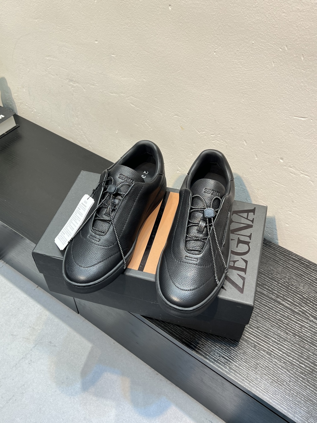 NO:956557,Zegna 'zegna*' latest popular casual shoes, top brand luxury ~ purchasing, top quality. The upper is made of imported breathable fly knitting and the material is breathable sheepskin feet, fine workmanship. The original stylish and stylish soft rubber wear-resistant outsole is light and comfortable on the foot, the real thing looks better when photographed in person, Size38-44 (customized for 45), zegna, sheepskin19860909杰尼亚《zegna*》最新·爆款休闲鞋,顶端品牌奢侈~代购,顶级~质量.鞋面選用进口透气飞织搭配材质十透气羊皮垫脚,精细做工.原版个性时尚柔软橡膠耐磨大底,上脚轻巧舒适,实物拍摄實物更好看,Size38-44（45定做）,,zegna,sheepskin,Men's shoes