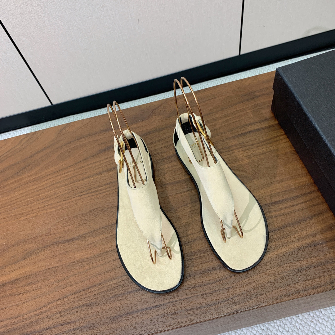 【Bal*ain】平底凉鞋。简约大气，鞋面羊京、牛皮。羊皮垫脚。意大利真皮大底。码数: 35-42（40