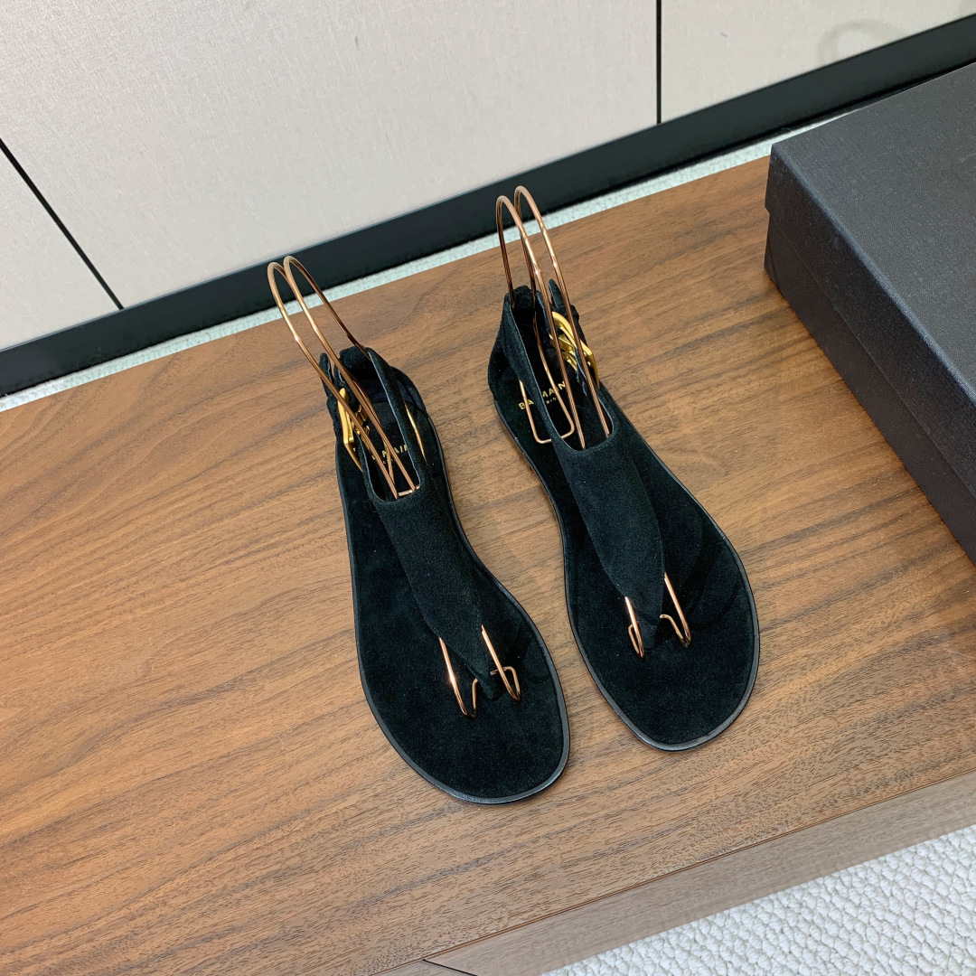 【Bal*ain】平底凉鞋。简约大气，鞋面羊京、牛皮。羊皮垫脚。意大利真皮大底。码数: 35-42（40