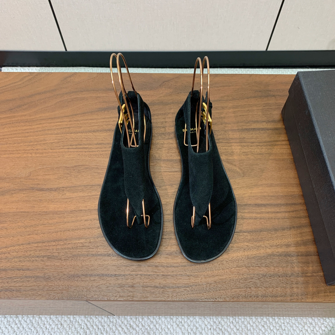 【Bal*ain】平底凉鞋。简约大气，鞋面羊京、牛皮。羊皮垫脚。意大利真皮大底。码数: 35-42（40