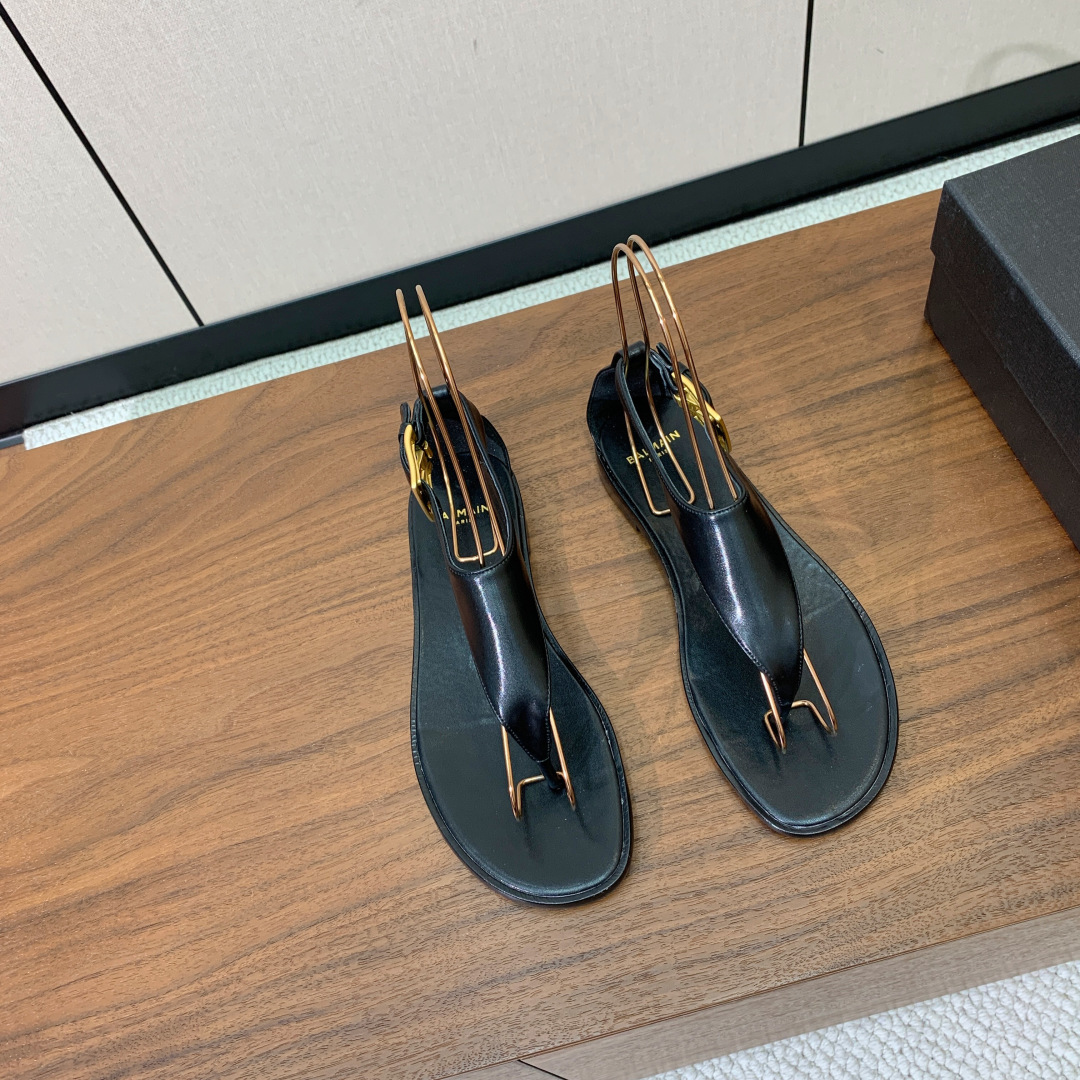 【Bal*ain】平底凉鞋。简约大气，鞋面羊京、牛皮。羊皮垫脚。意大利真皮大底。码数: 35-42（40
