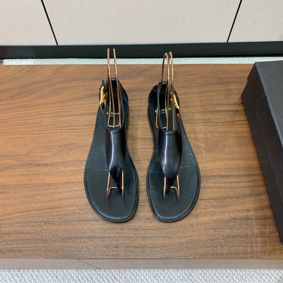 【Bal*ain】平底凉鞋。简约大气，鞋面羊京、牛皮。羊皮垫脚。意大利真皮大底。码数: 35-42（40