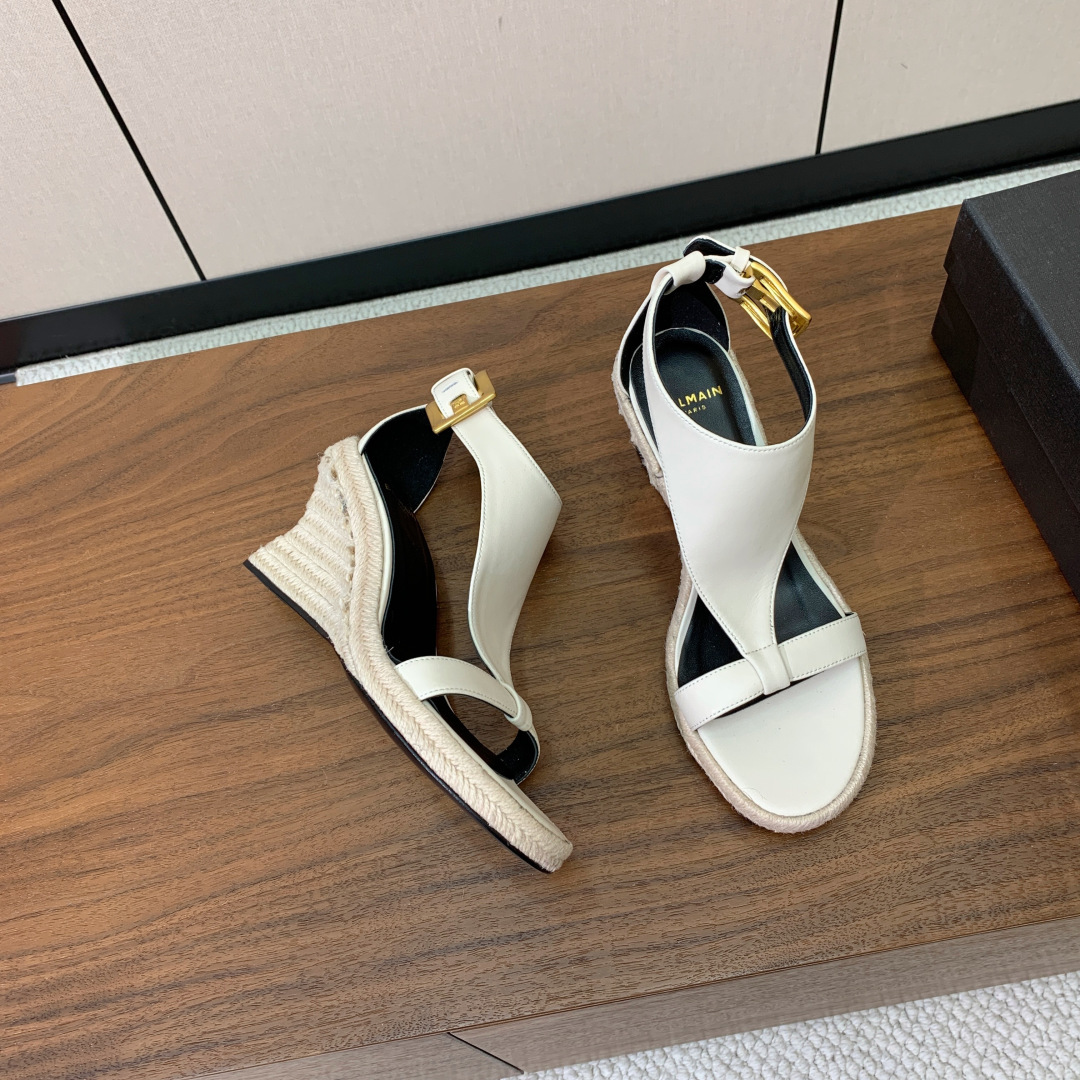 【Bal*ain】麻绳底凉鞋。简约大气，上脚秒变大长腿。鞋面羊京、牛皮。羊皮垫脚。意大利真皮大底。跟高1