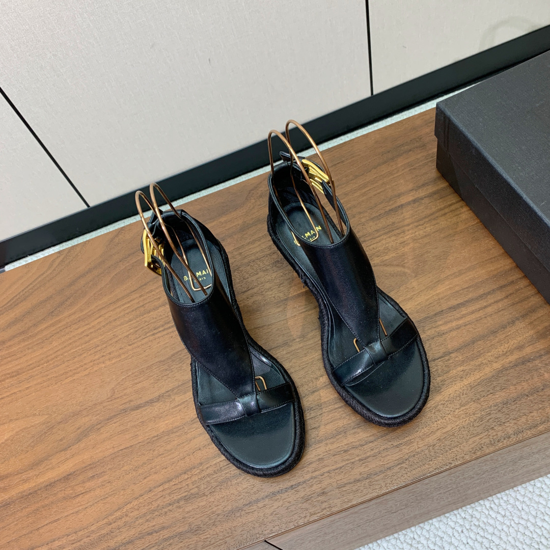 【Bal*ain】麻绳底凉鞋。简约大气，上脚秒变大长腿。鞋面羊京、牛皮。羊皮垫脚。意大利真皮大底。跟高1