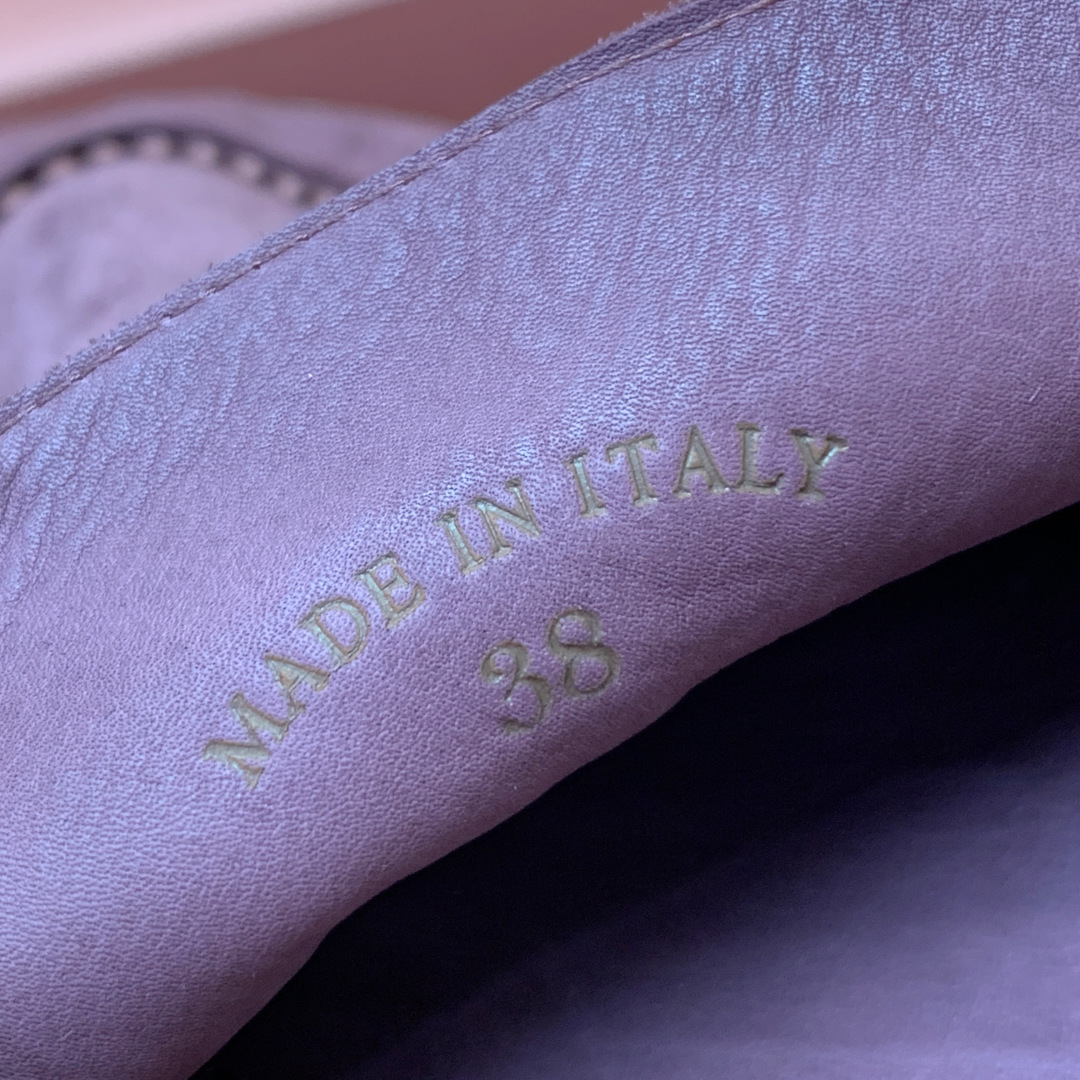 【Loro Piana】顶级版本半拖。原版一比一。品牌低调奢华柔软一贯纯色简约的设计风格。皮质柔软舒适度