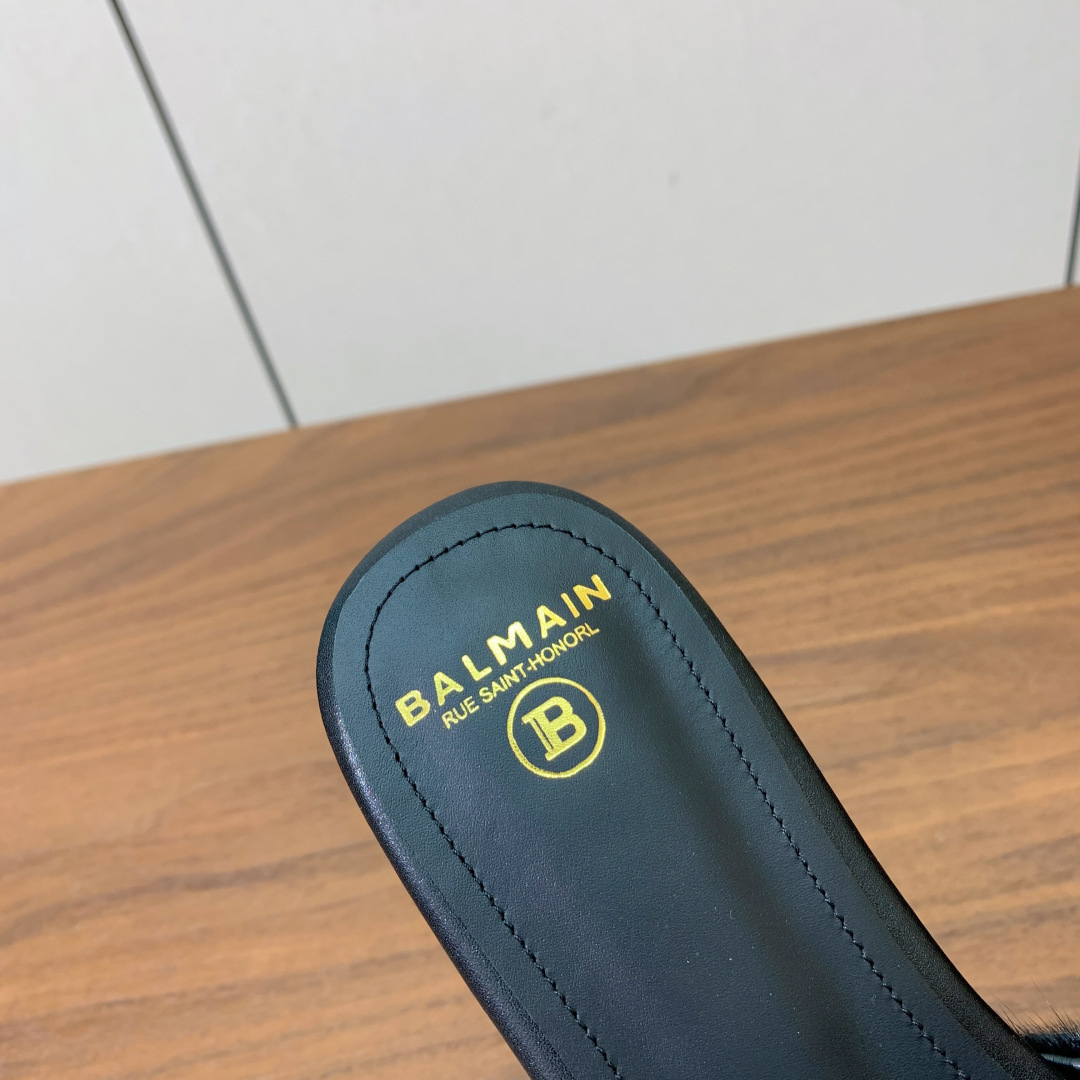 【Bal*ain】马毛嘴唇拖鞋。愈发別致出众，无敌气场、无敌好看。鞋面马毛，原版开模金属扣，牛皮垫脚。意