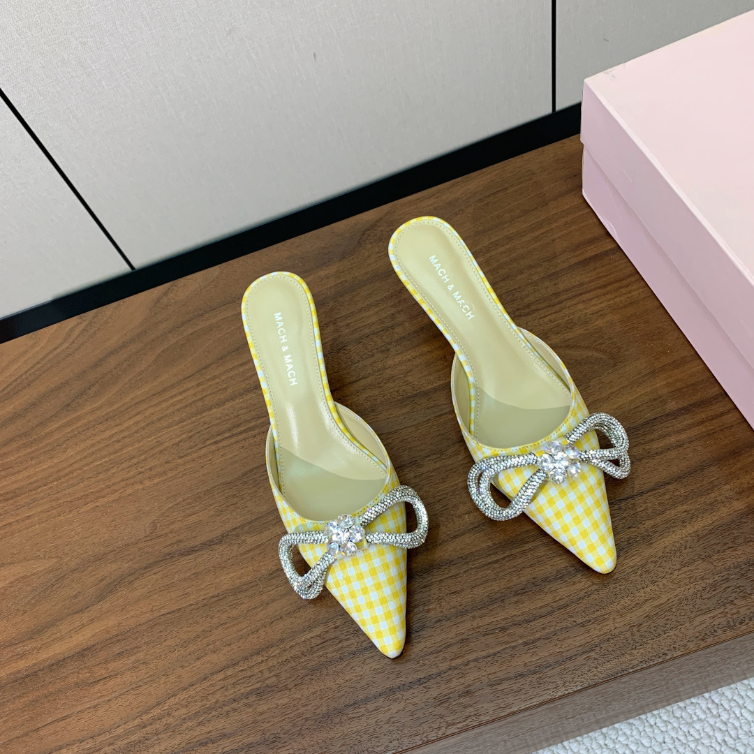 【Mach＆Mach】钻扣蝴蝶结拖鞋。简约时尚。鞋面定制布料，羊皮内里及垫脚。真皮大底。跟高6.5cm码