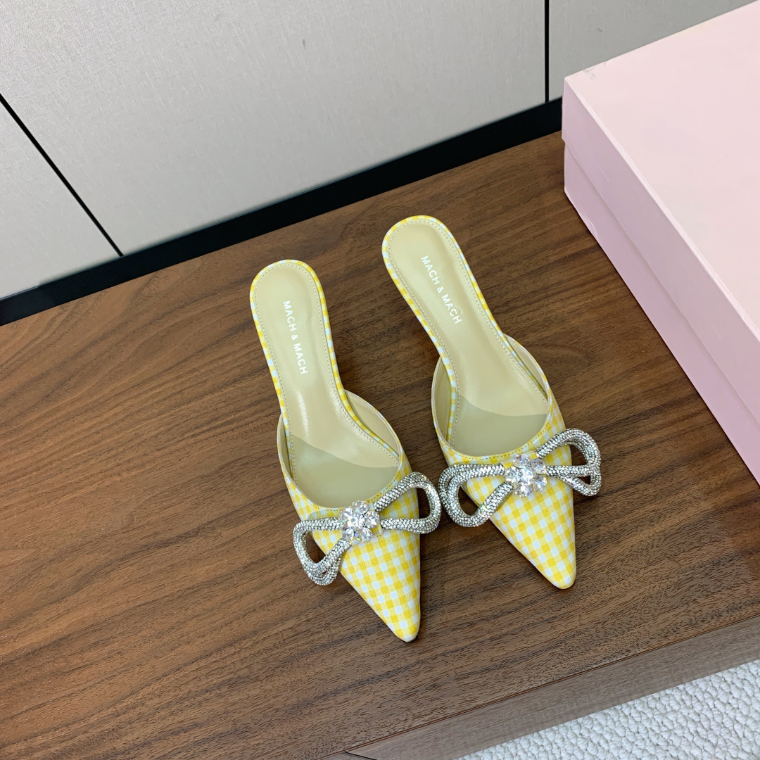 【Mach＆Mach】钻扣蝴蝶结拖鞋。简约时尚。鞋面定制布料，羊皮内里及垫脚。真皮大底。跟高6.5cm码