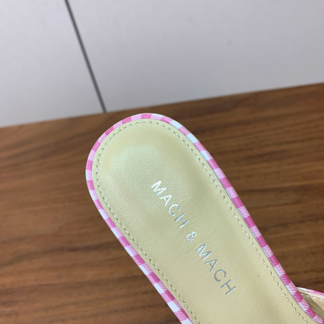 【Mach＆Mach】钻扣蝴蝶结拖鞋。简约时尚。鞋面定制布料，羊皮内里及垫脚。真皮大底。跟高6.5cm码