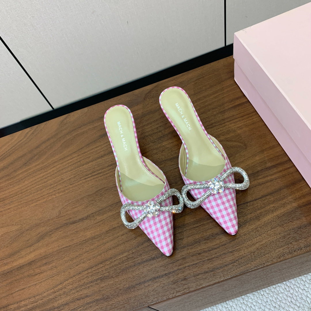 【Mach＆Mach】钻扣蝴蝶结拖鞋。简约时尚。鞋面定制布料，羊皮内里及垫脚。真皮大底。跟高6.5cm码