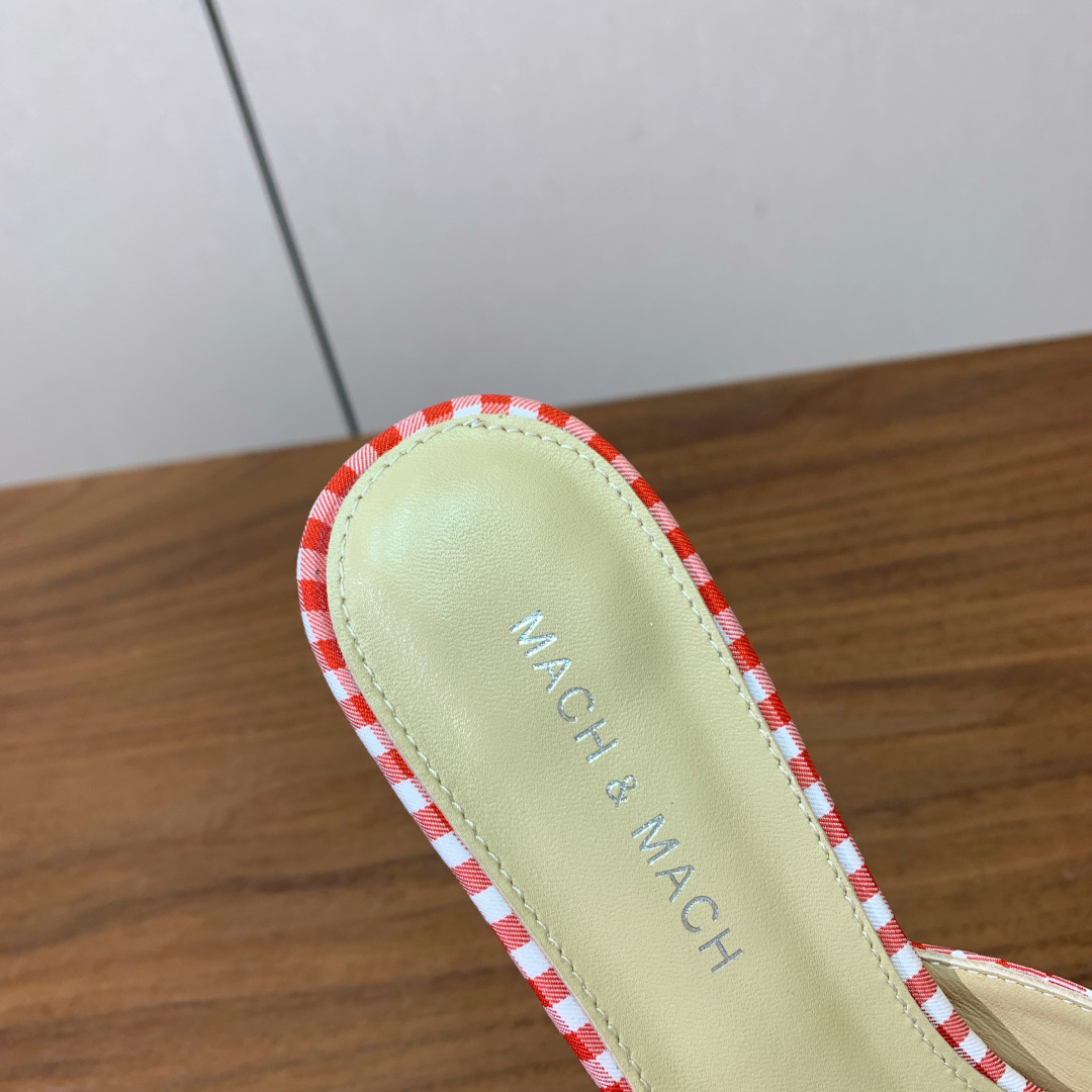 【Mach＆Mach】钻扣蝴蝶结拖鞋。简约时尚。鞋面定制布料，羊皮内里及垫脚。真皮大底。跟高6.5cm码