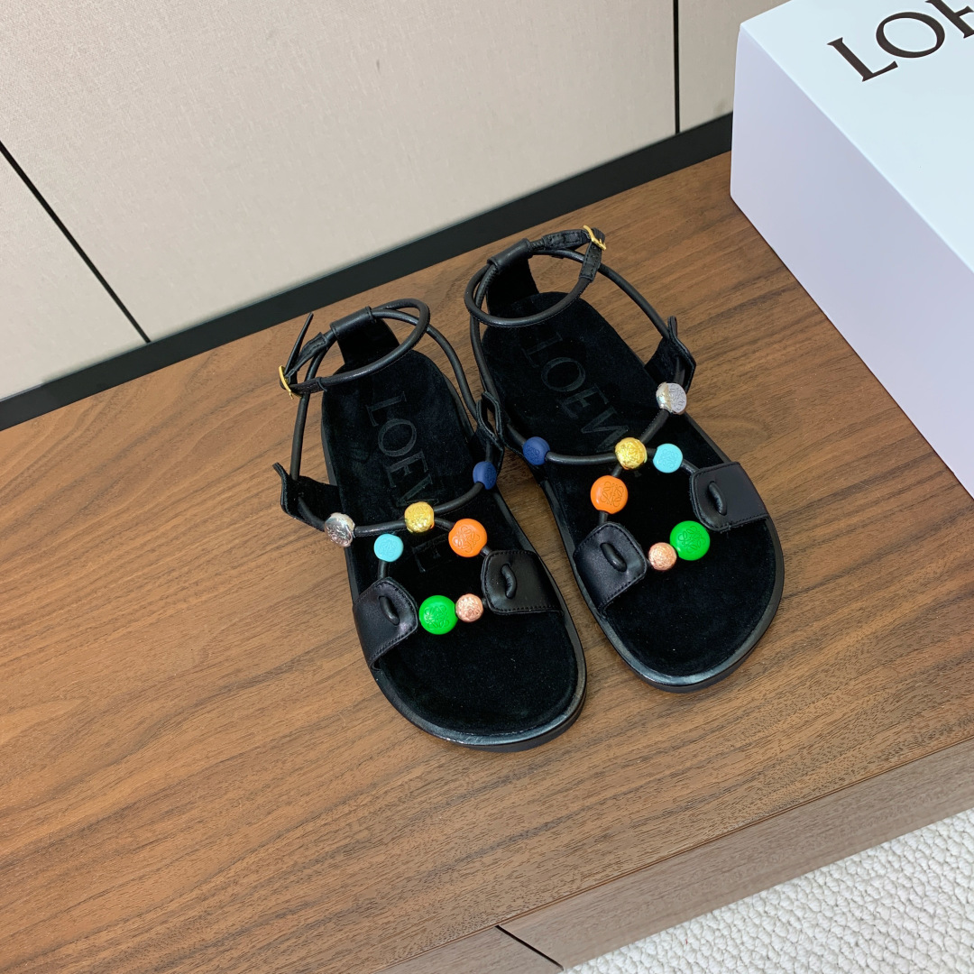 【LOEW*】沙滩凉鞋。日常随意搭配都非常奈斯。面料原版定制小牛皮，牛反绒包中底（非市面上超纤）原版大底