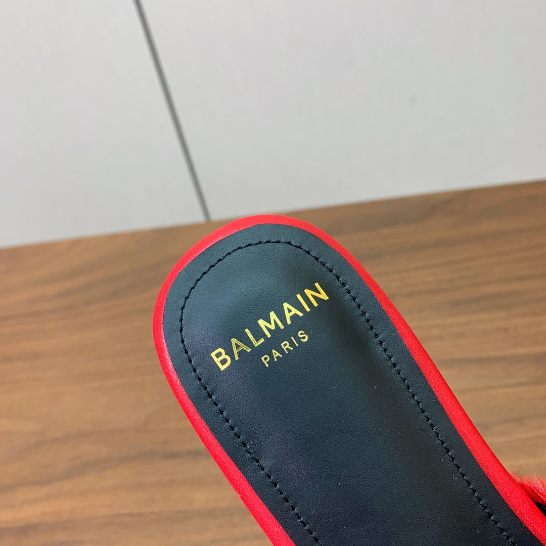 【Bal*ain】方扣拖鞋。愈发別致出众，无敌气场、无敌好看。鞋面马毛➕牛皮。原版开模金属扣，牛皮垫脚。
