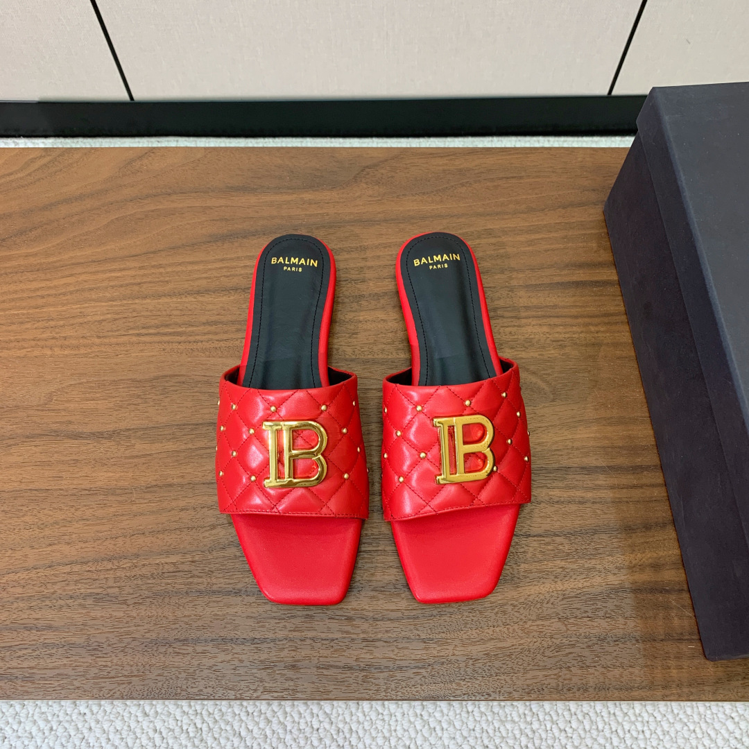 【Bal*ain】B字扣菱格平底拖鞋。愈发別致出众，无敌气场、无敌好看。鞋面定制牛皮，原版开模饰扣。牛皮