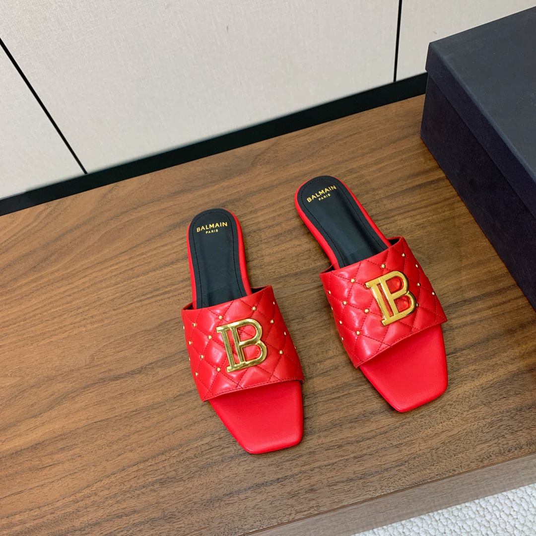 【Bal*ain】B字扣菱格平底拖鞋。愈发別致出众，无敌气场、无敌好看。鞋面定制牛皮，原版开模饰扣。牛皮