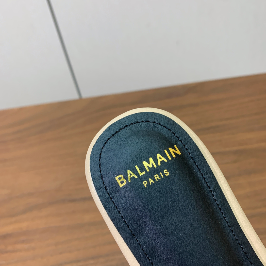 【Bal*ain】B字扣菱格平底拖鞋。愈发別致出众，无敌气场、无敌好看。鞋面定制牛皮，原版开模饰扣。牛皮