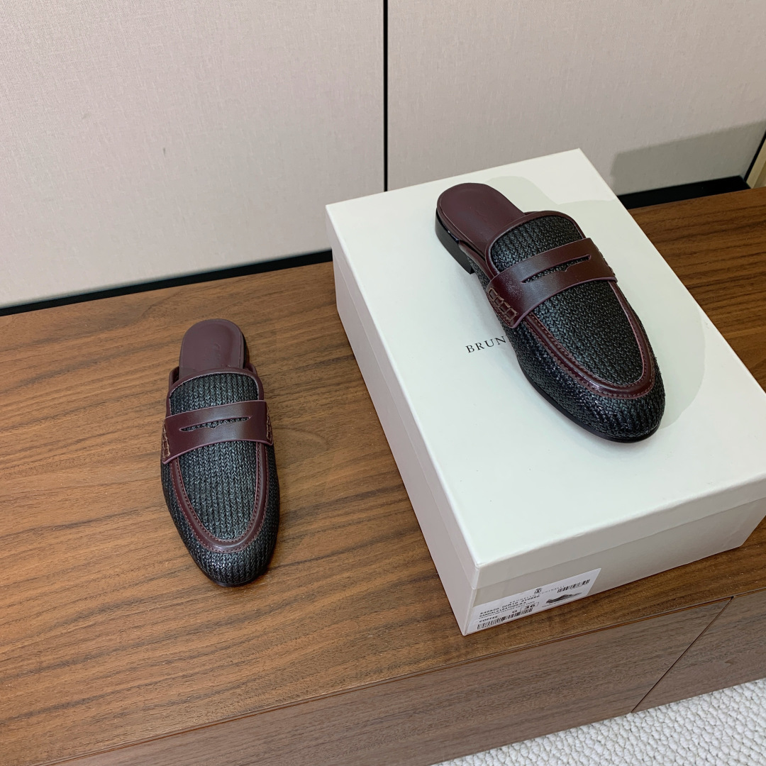 【BRUNELL* CUCINELL*】平底英伦风半拖。鞋面进口拉菲草➕牛皮。羊皮内里及垫脚。注塑真皮大