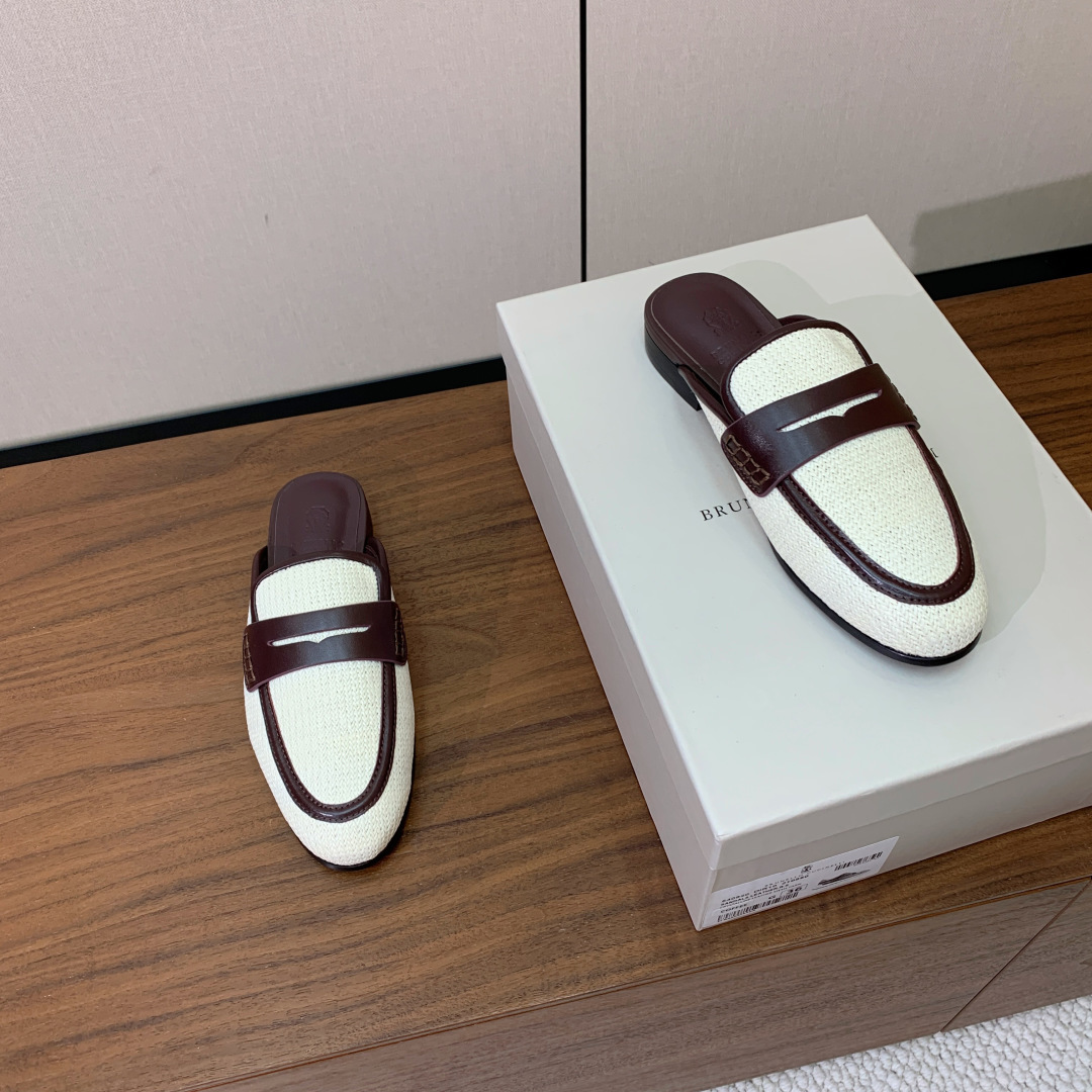 【BRUNELL* CUCINELL*】平底英伦风半拖。鞋面进口拉菲草➕牛皮。羊皮内里及垫脚。注塑真皮大