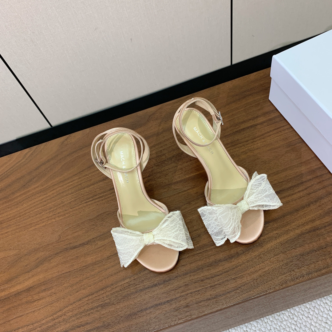 【Mach＆Mach】蝴蝶结真丝凉鞋。简约气质款式。鞋面真丝，羊皮内里，真皮大底。跟高9cm码数：35-