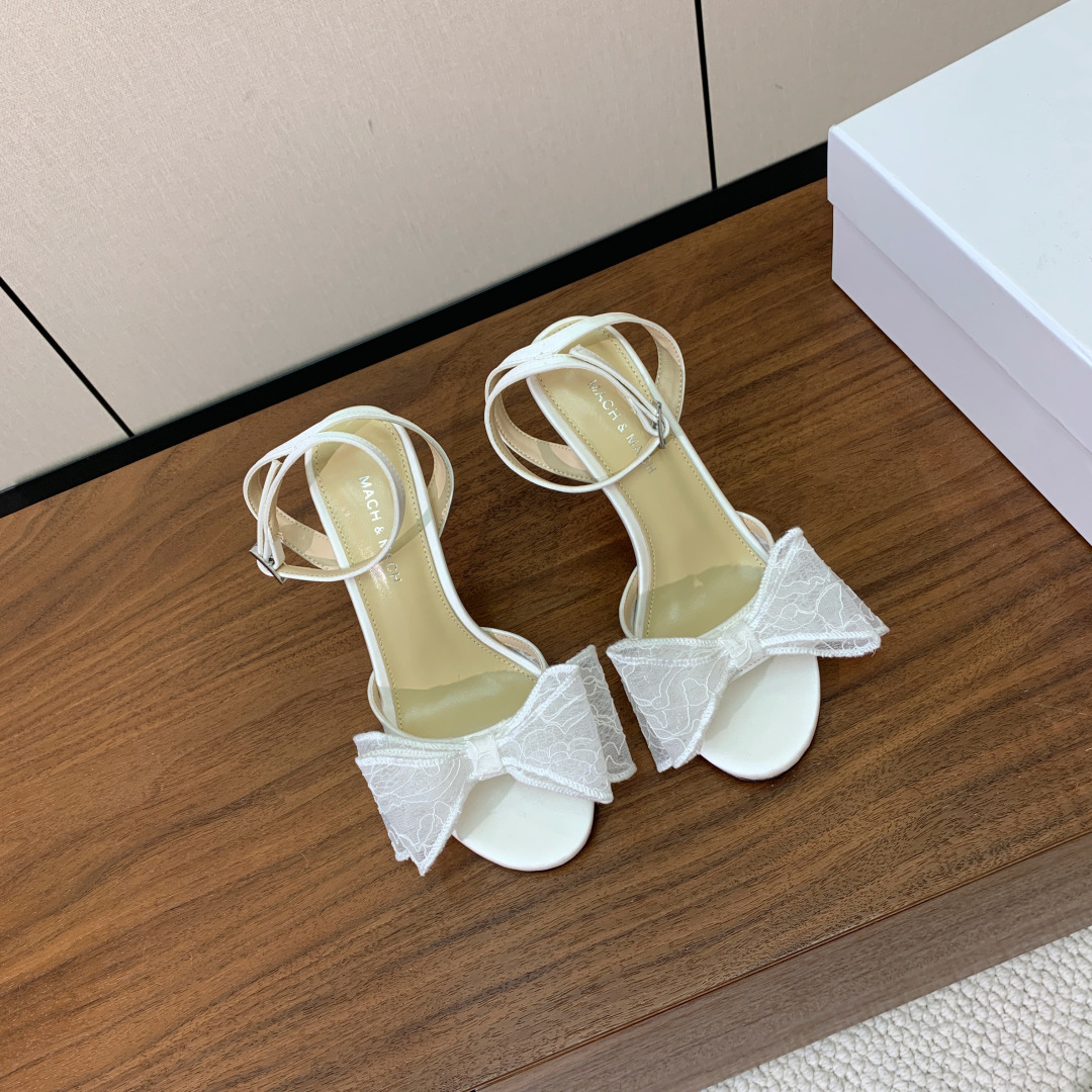 【Mach＆Mach】蝴蝶结真丝凉鞋。简约气质款式。鞋面真丝，羊皮内里，真皮大底。跟高9cm码数：35-