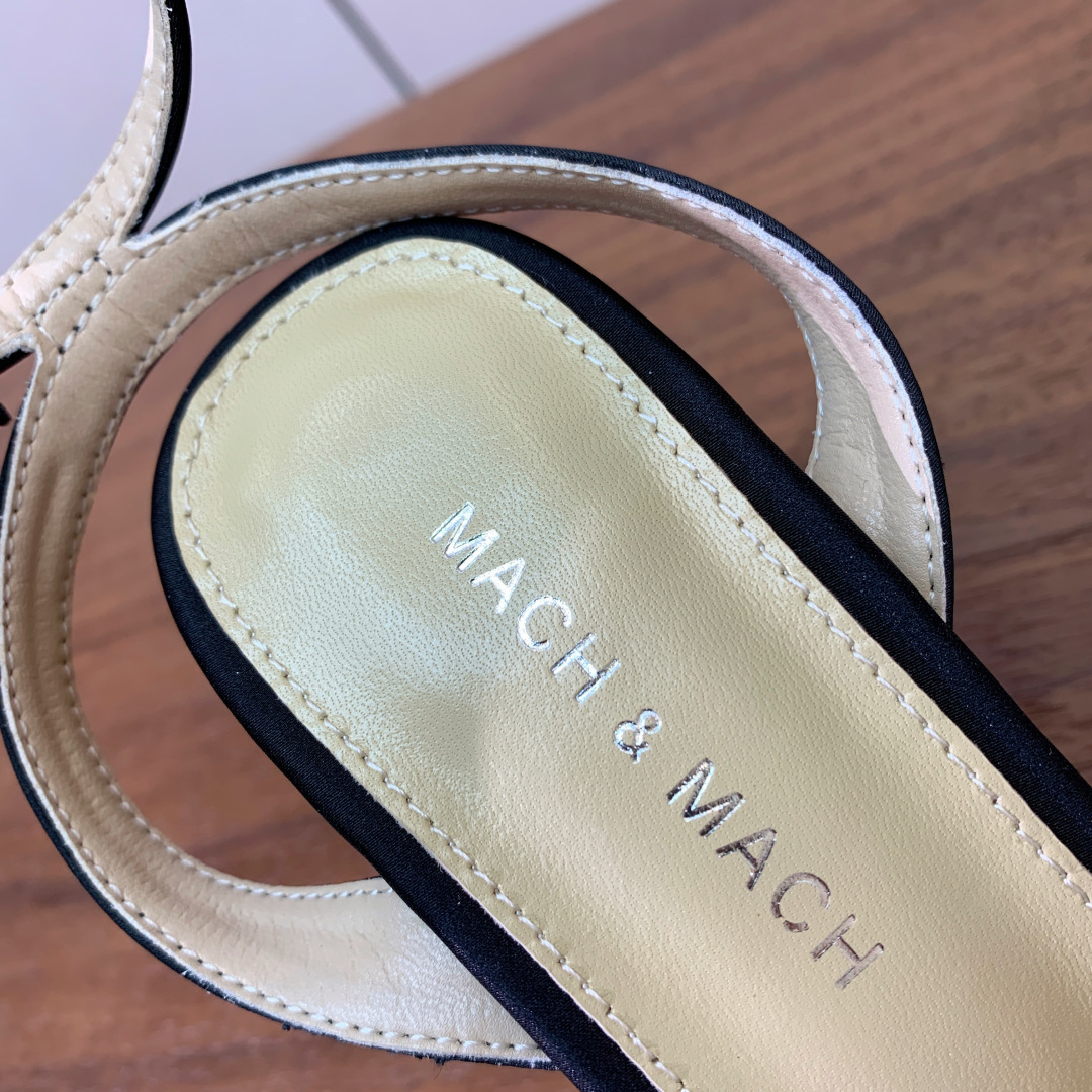 【Mach＆Mach】蝴蝶结真丝凉鞋。简约气质款式。鞋面真丝，羊皮内里，真皮大底。跟高9cm码数：35-