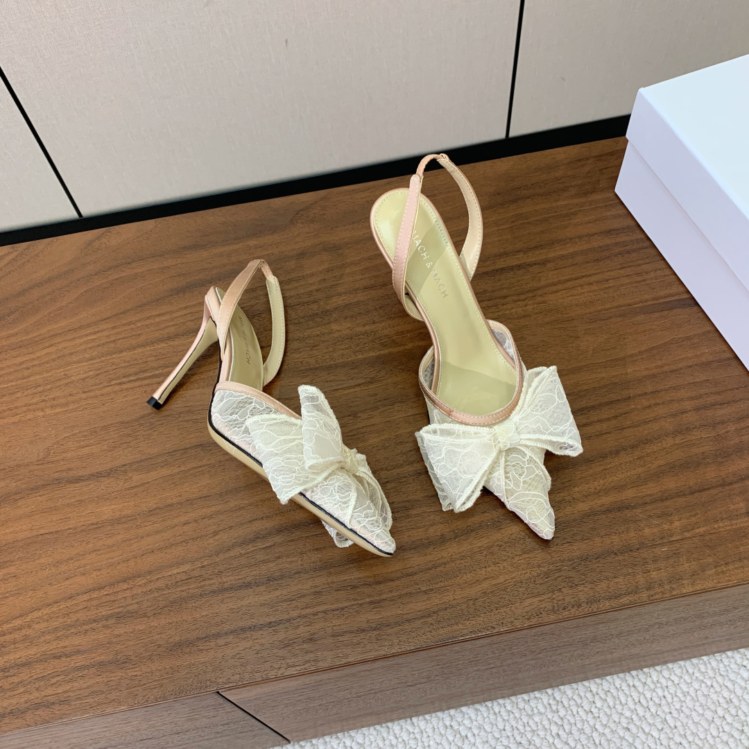 【Mach＆Mach】蝴蝶结蕾丝后空凉鞋。简约气质款式。鞋面蕾丝。羊皮垫脚，真皮大底。有6cm和9cm2