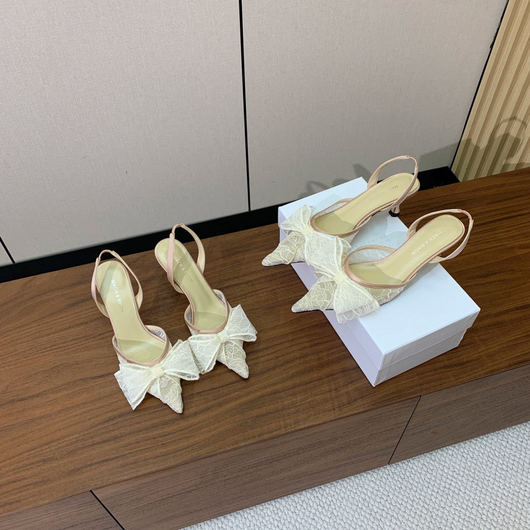 【Mach＆Mach】蝴蝶结蕾丝后空凉鞋。简约气质款式。鞋面蕾丝。羊皮垫脚，真皮大底。有6cm和9cm2