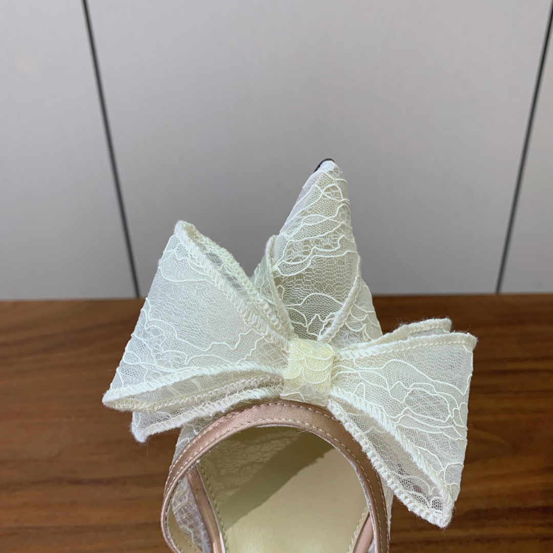 【Mach＆Mach】蝴蝶结蕾丝后空凉鞋。简约气质款式。鞋面蕾丝。羊皮垫脚，真皮大底。有6cm和9cm2