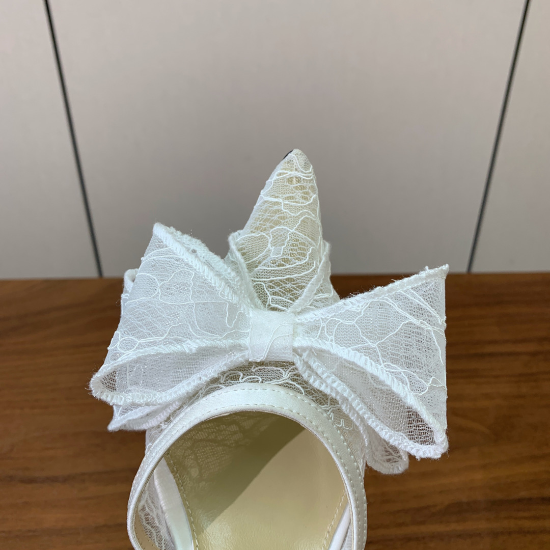 【Mach＆Mach】蝴蝶结蕾丝后空凉鞋。简约气质款式。鞋面蕾丝。羊皮垫脚，真皮大底。有6cm和9cm2