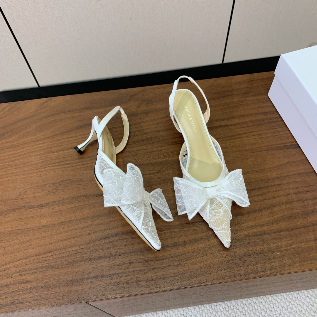 【Mach＆Mach】蝴蝶结蕾丝后空凉鞋。简约气质款式。鞋面蕾丝。羊皮垫脚，真皮大底。有6cm和9cm2